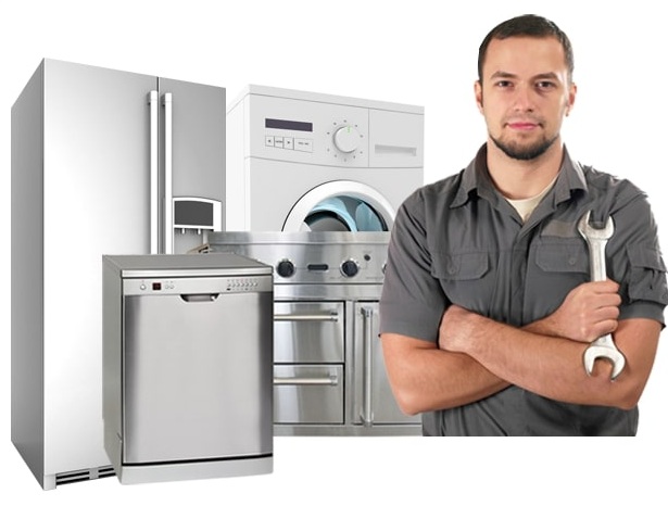 Técnico reparando electrodomésticos - Servicio Técnico en Tarragona